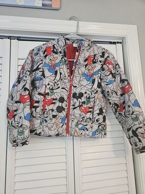 Disney Store Boys 7/8 Grey Multicolor Mickey & Friends Puffer Jacket - Red Trim